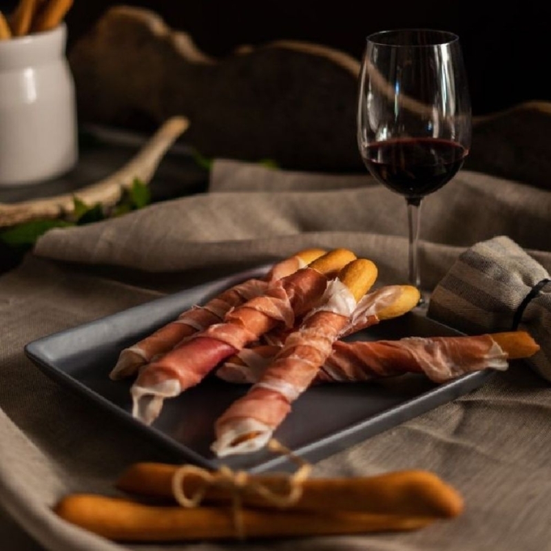 Stinco di Prosciutto di Ragogna 24 Mesi - I Molinaro - Prosciutto Crudo - Bottega del Friuli