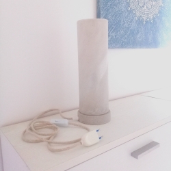 Lampada da tavolo con decoro nastro - Fabris Solutions