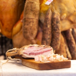Trancio di Guanciale affumicato - Boutique Alimentare Garlatti